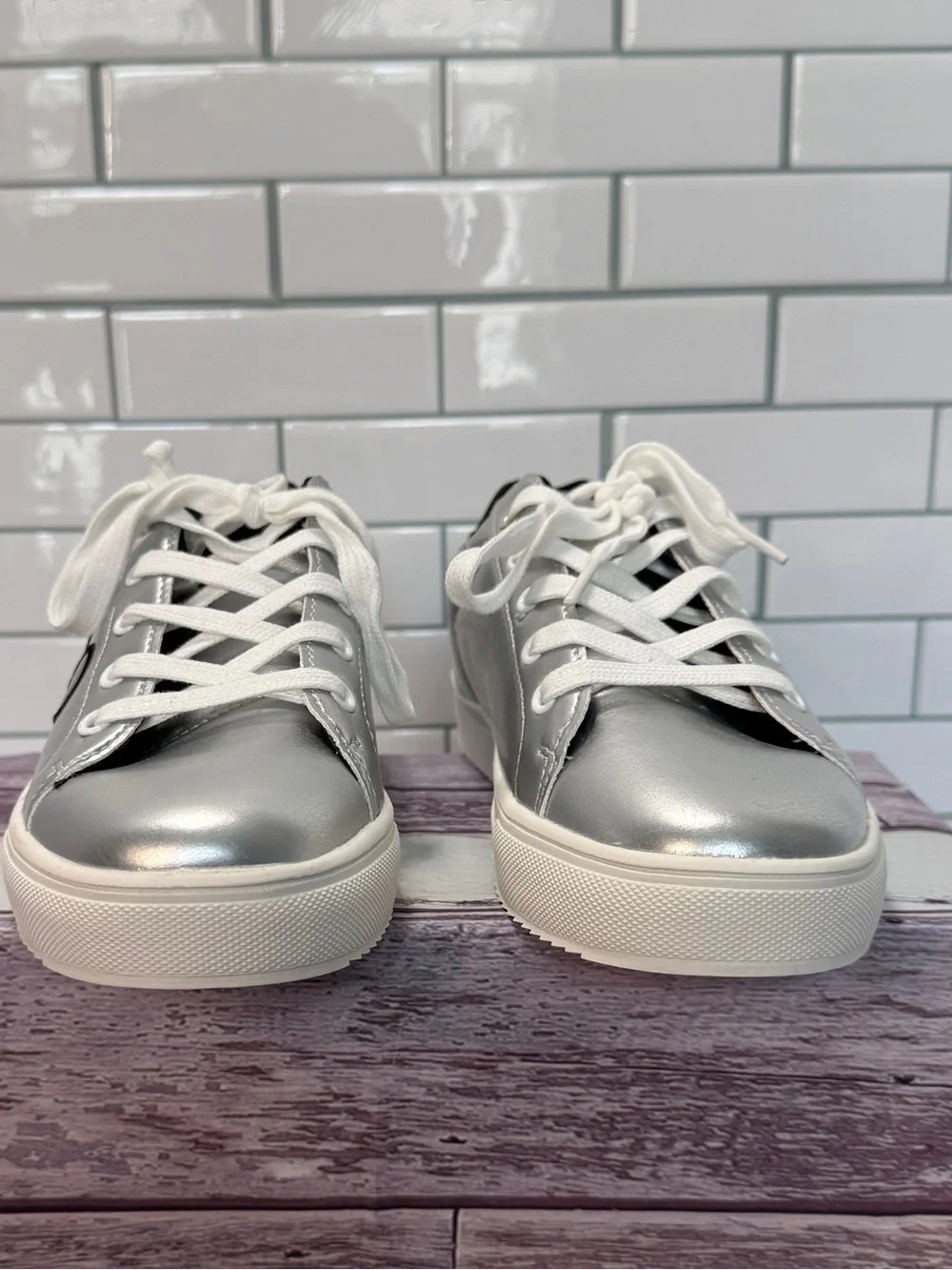 Limited edition Disney Mickey Mouse Big Kid  Character Sneakers size 4